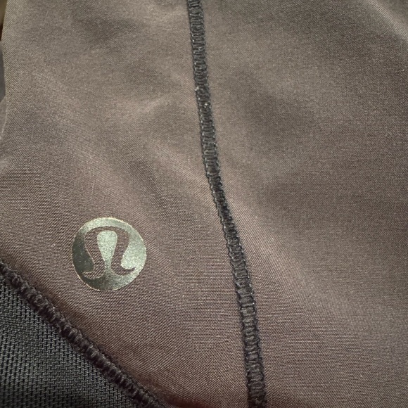 Lululemon Hotty Hot 2” Shorts Black Size 6 - Picture 3 of 4